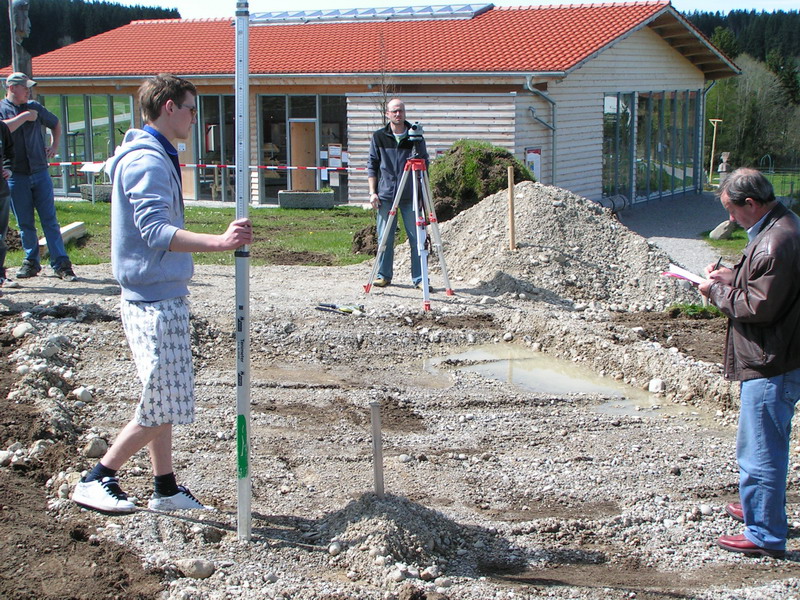 Turm-30.4.08-2.jpg - 30.4.08 - erste Vorbereitungen
